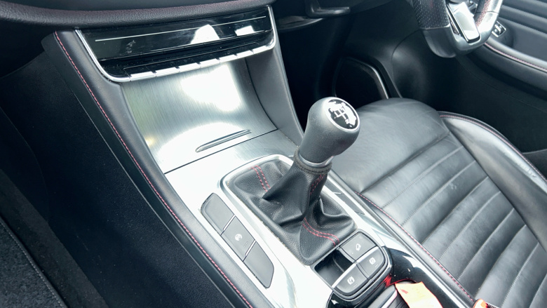 MG Hs 1.5 T-GDI Exclusive 5dr Petrol Hatchback